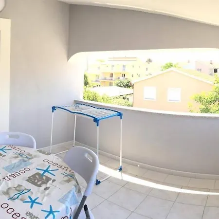 Apartmán Leut Near The Queen - By Ta Leut Agency *