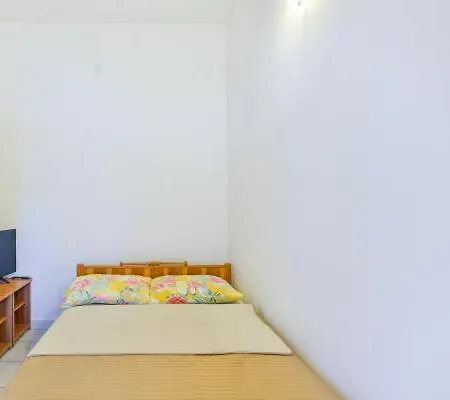 Leut Near The Queen - By Ta Leut Agency Apartmán Privlaka (Zadar)
