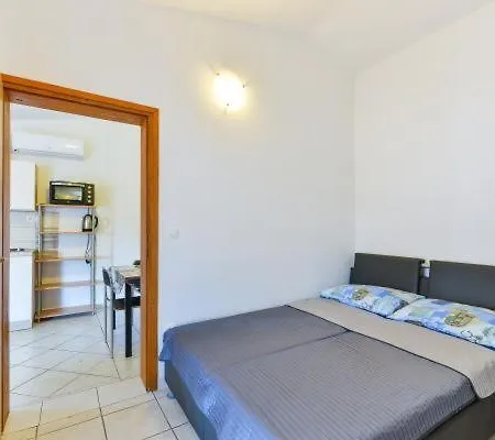 Apartmán Leut Near The Queen - By Ta Leut Agency *