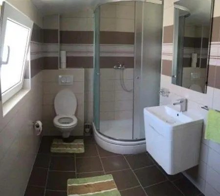 Beautiful Leut -near Queen Apartment *