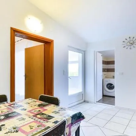 Apartmán Leut Near The Queen - By Ta Leut Agency *