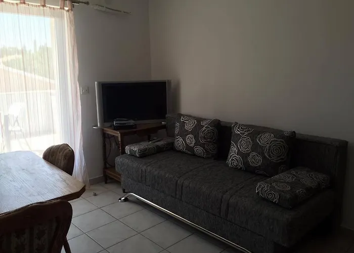 Apartmán Leut Near The Queen - By Ta Leut Agency