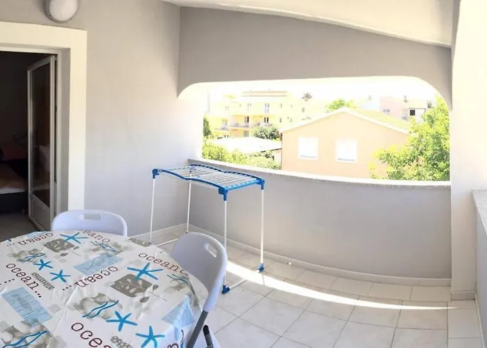 Apartmán Leut Near The Queen - By Ta Leut Agency *