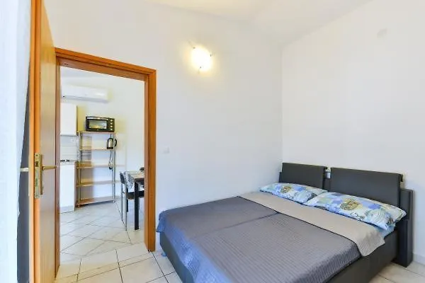 Apartmán Leut Near The Queen - By Ta Leut Agency *