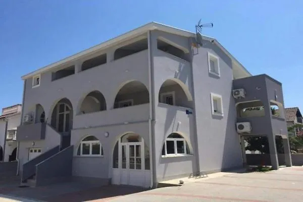 Appartamento Leut Near The Queen - By Ta Leut Agency